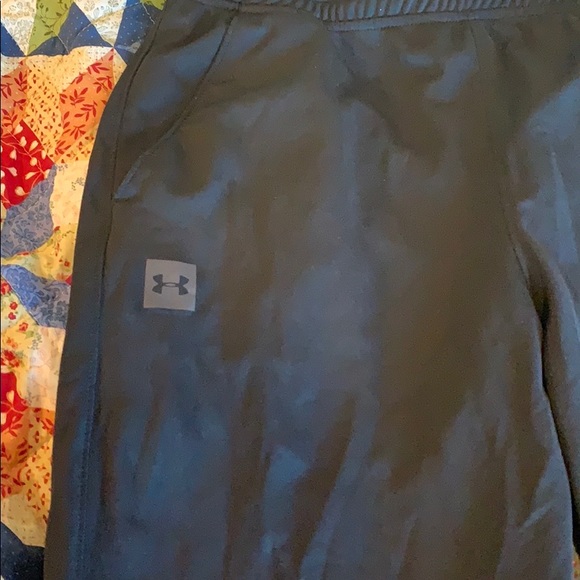 UnderArmor Joggers - Picture 2 of 3